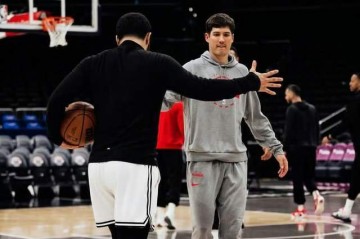 开云官网-连续10场得分上双，谢泼德10助攻+6抢断 弥补短板 火箭1号位升级