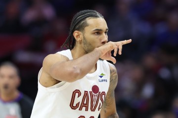 开云体育下载-火力压制！泰森三分命中 骑士轰出11-1强势反超打停国王