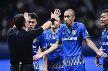 米兰达想解约无奈下家难寻 巴甲豪门让他大幅降薪